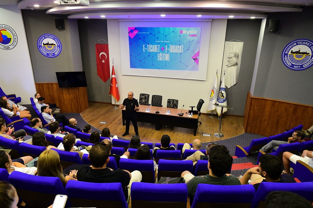 YAPAY ZEKÂ TABANLI E-TİCARET EĞİTİMİ GERÇEKLEŞTİ
