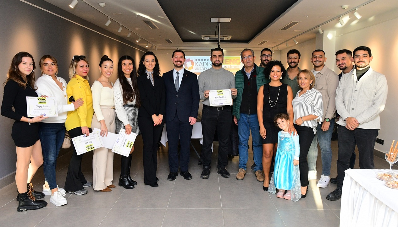 GENÇ VE KADIN GİRİŞİMCİLERE SERTİFİKA TÖRENİ