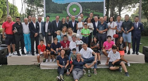 KOMİTE ÜYEMİZE ÖDÜL