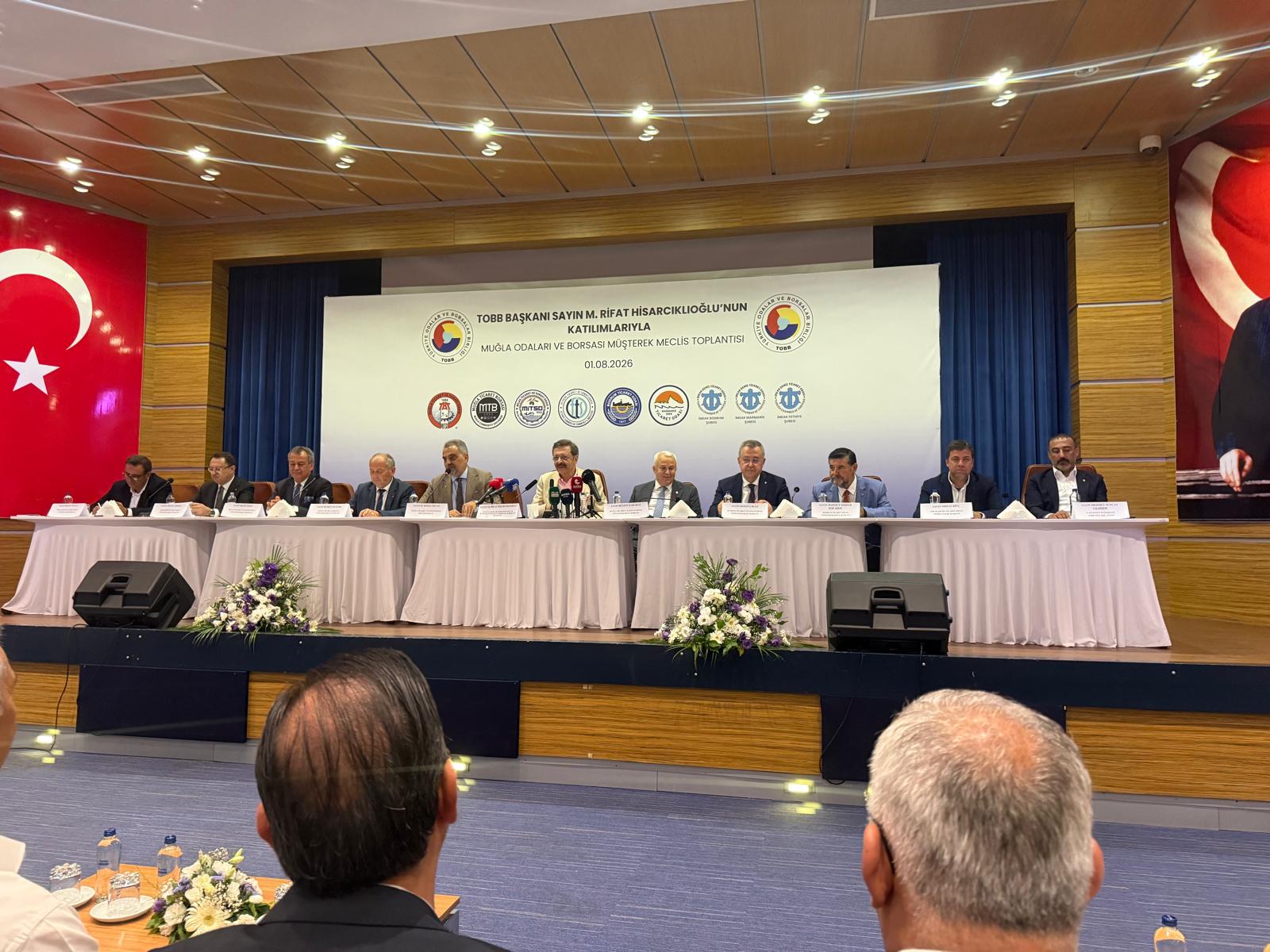 HİSARCIKLIOĞLU MUĞLA’DA ODA VE BORSA CAMİASIYLA BİR ARAYA GELDİ