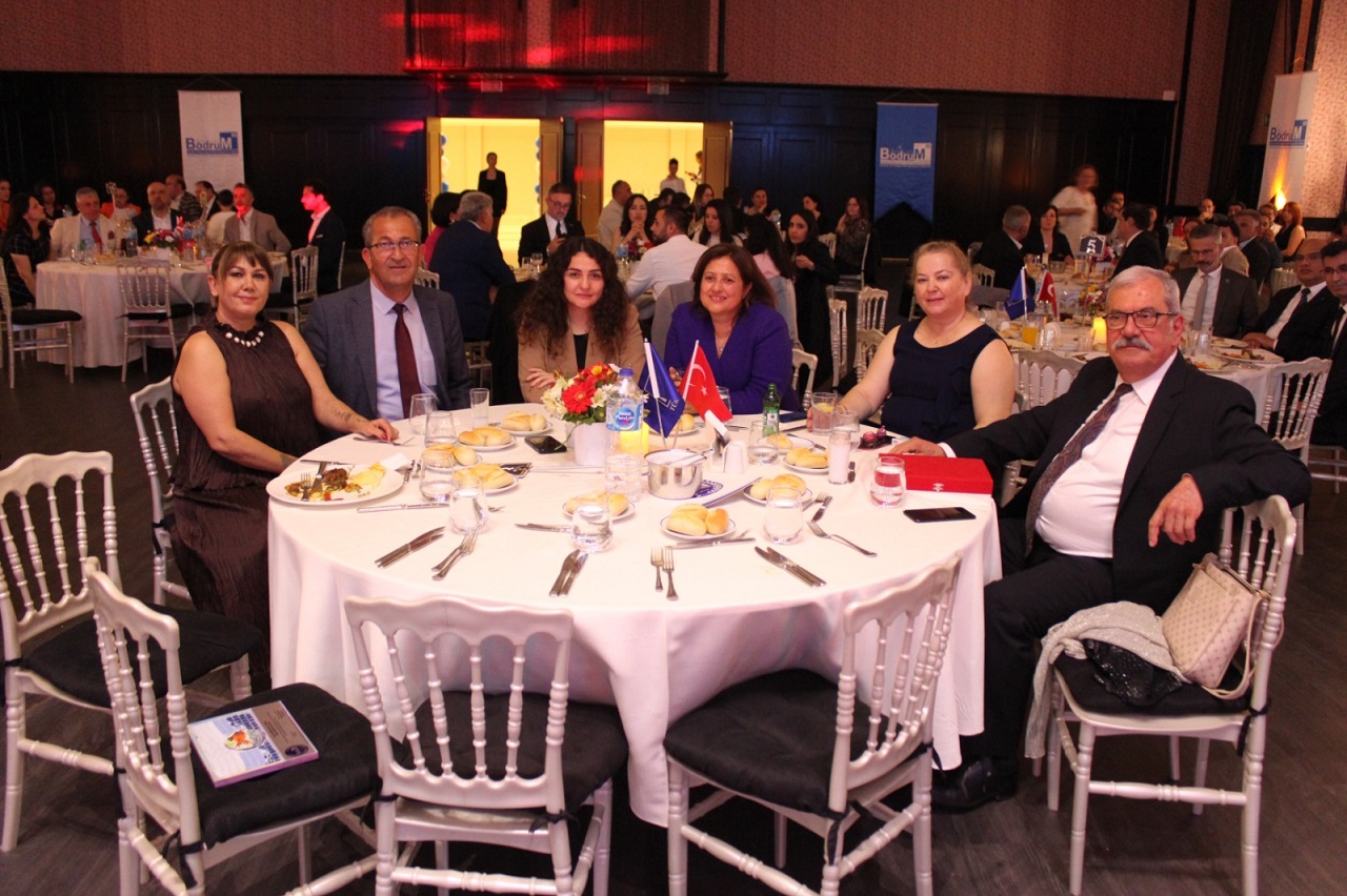 EGE BÖLGESİ MALİ MÜŞAVİRLERİ BİR ARAYA GELDİ