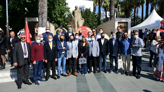 BODTO MECLİS ÜYELERİ ÇELENK SUNMA TÖRENİNE KATILDI