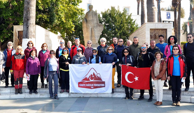 LELEG ROAD HOSTED PROFESSIONAL MOUNTAINEERS