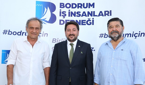 İŞ İNSANLARI DERNEĞİ KURULUŞ GECESİNE KATILDIK