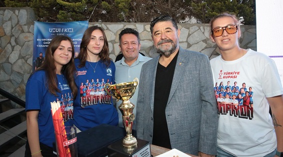 İŞ İNSANLARI DERNEĞİNDEN YAZA MERHABA ETKİNLİĞİ