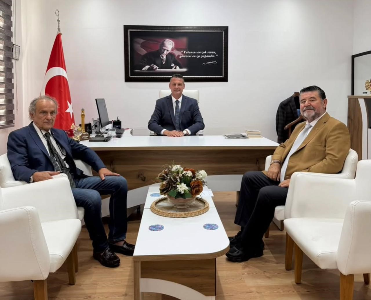 İLÇE MİLLÎ EĞİTİM MÜDÜRÜ ÖZCAN KUŞCU’YA VEDA ZİYARETİ