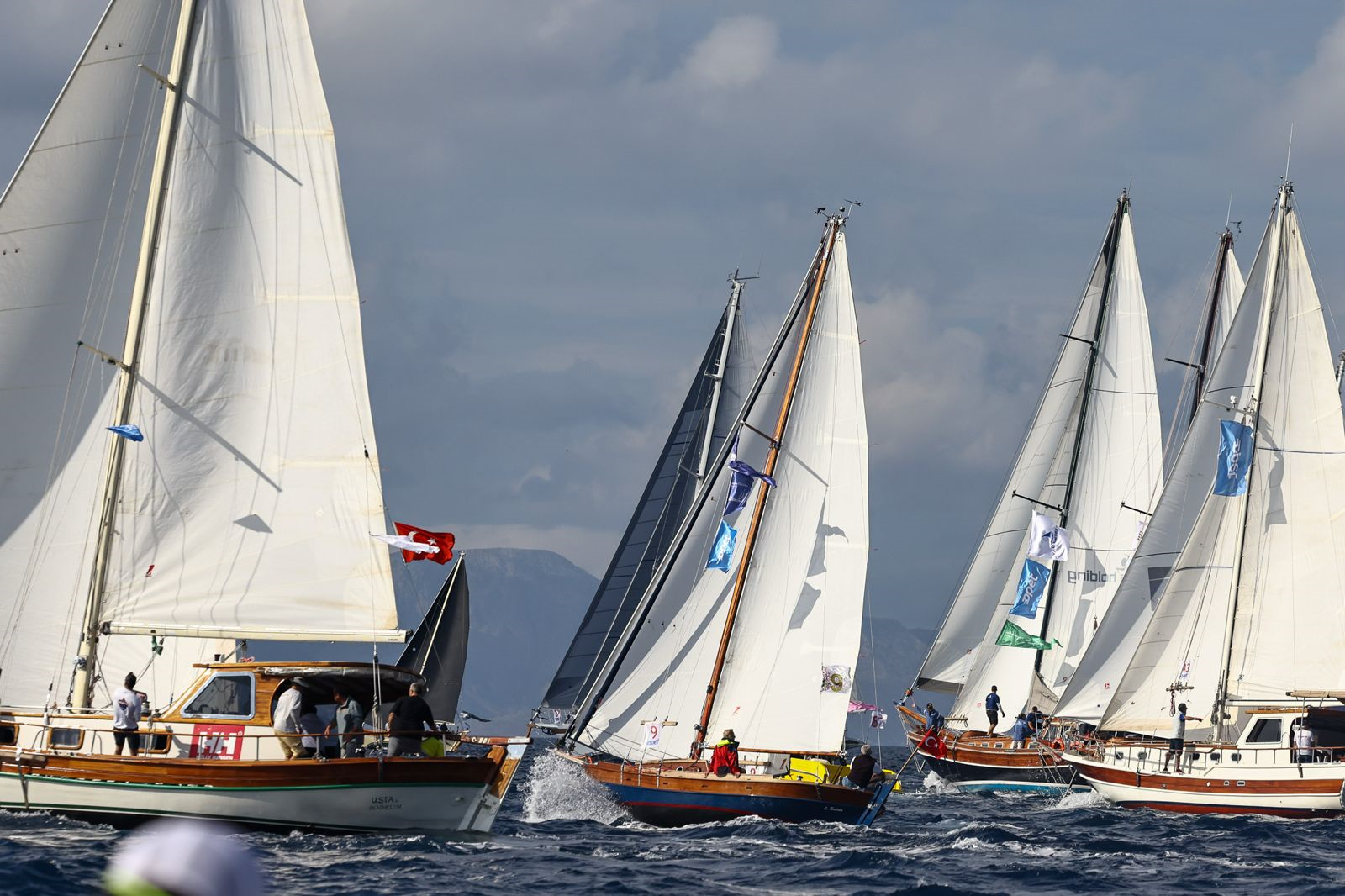 37. THE BODRUM CUP RÜZGÂRLA YARIŞTI, ŞAMPIYONLAR KUPALARINI KALDIRDI