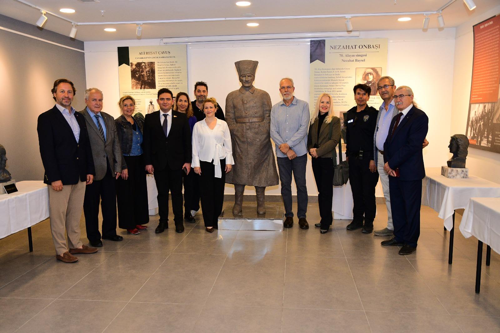 CUMHURİYET VE ATATÜRK HEYKELLERİ SERGİSİ BODTO’DA SANATSEVERLERLE BULUŞTU