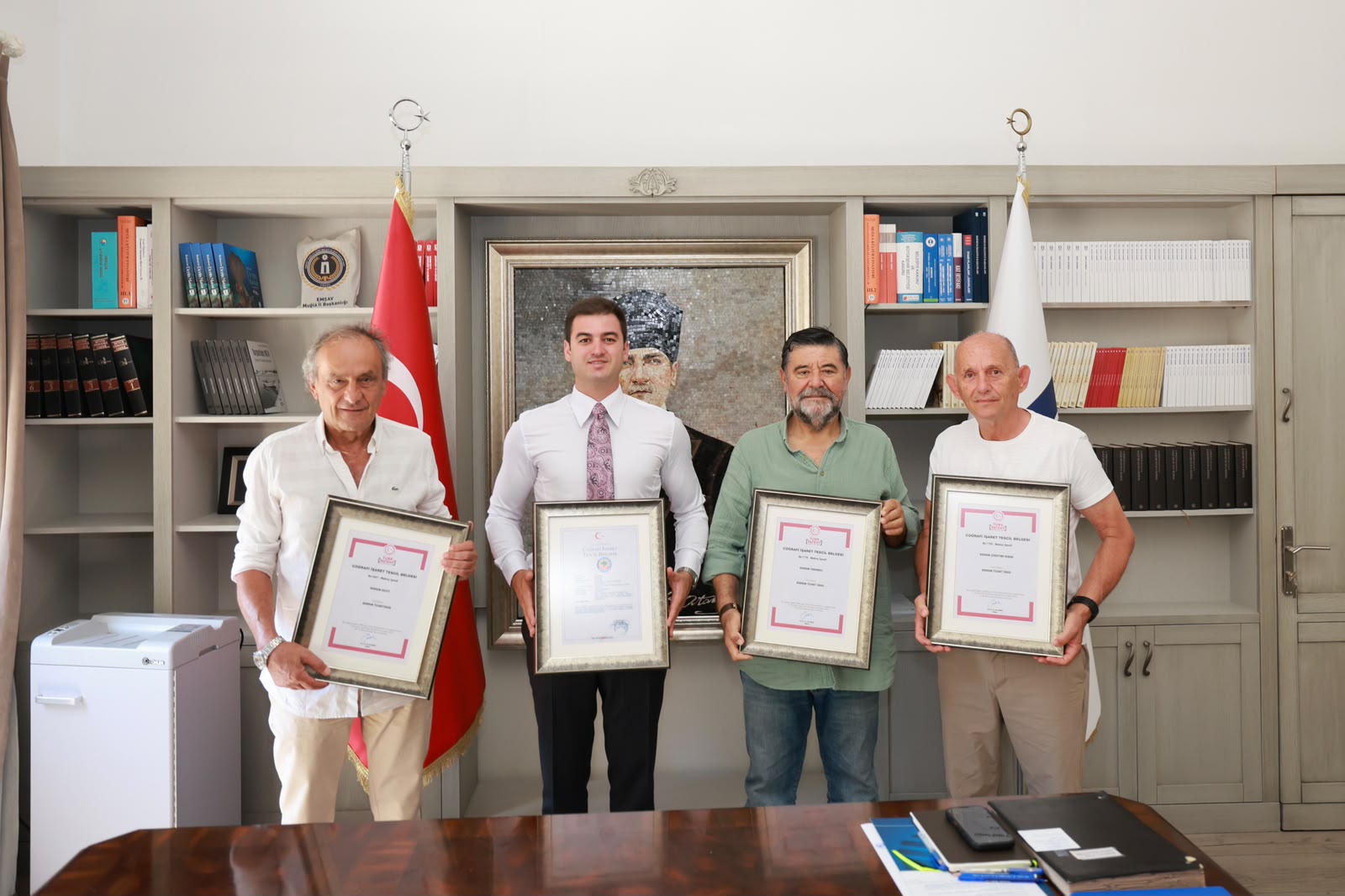 BODTO’DAN BAŞKAN TAMER MANDALİNCİ’YE COĞRAFİ İŞARET TESCİL BELGELERİ TAKDİMİ